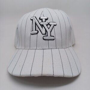 New York Yankess Ball Cap Adjustable Hook and Loop Back Closure White Stripe